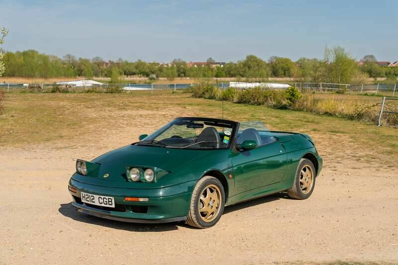 Image 40/50 of Lotus Elan (1991)