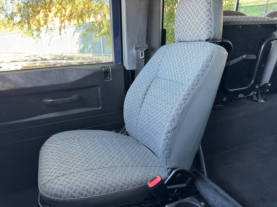 Bild 29/55 von Land Rover Defender 90 Heritage (2006)