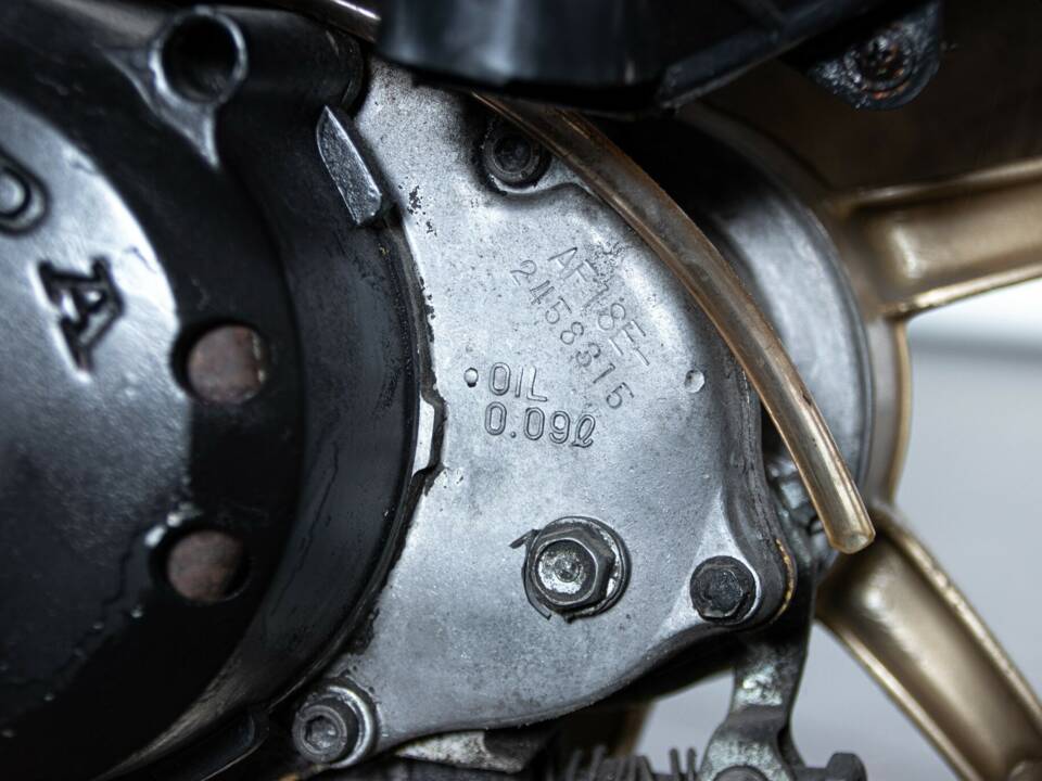 Image 9/50 of Honda DIO ZX (1993)