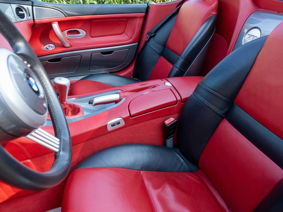 Image 23/50 of BMW Z8 (2002)
