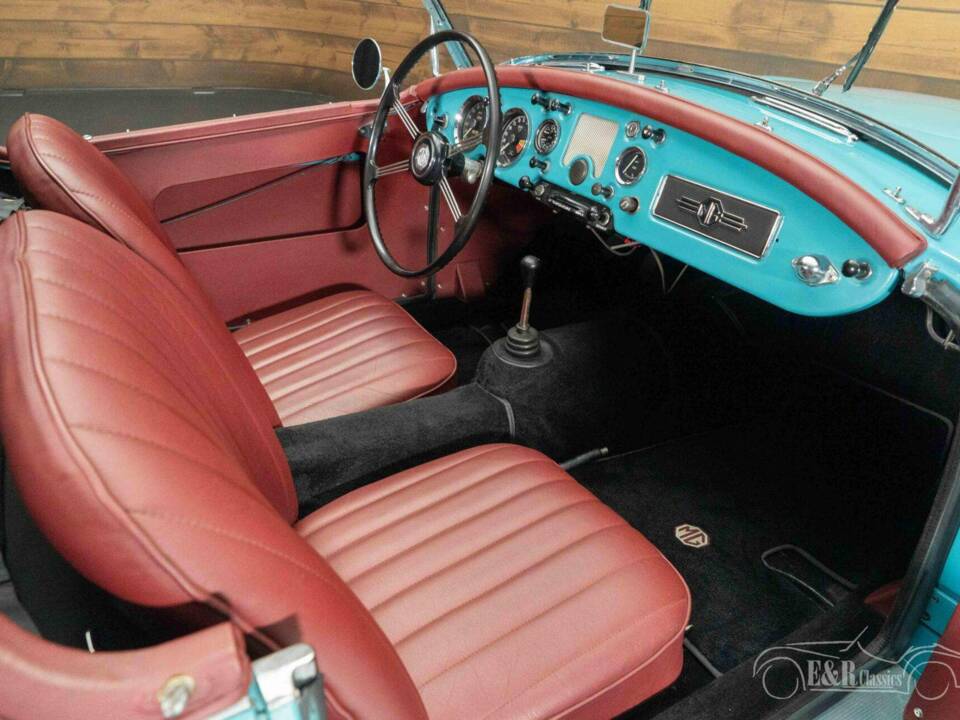 Image 15/19 of MG MGA 1500 (1958)