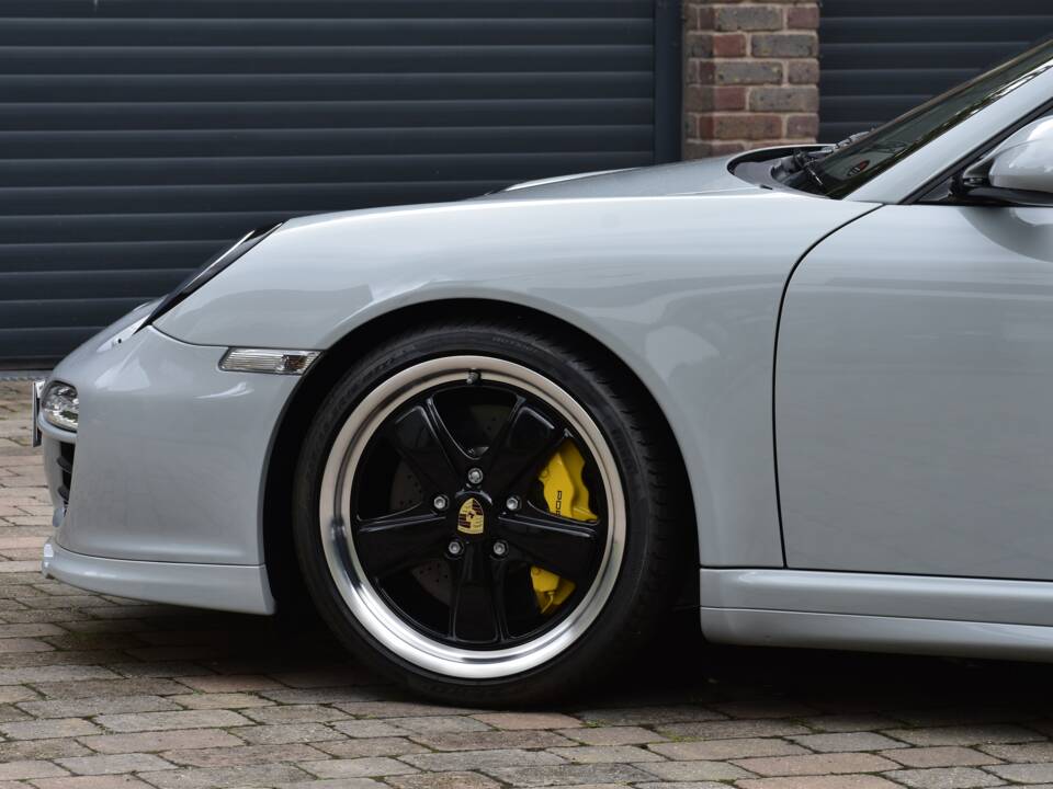 Image 13/50 of Porsche 911 Sport Classic (2010)