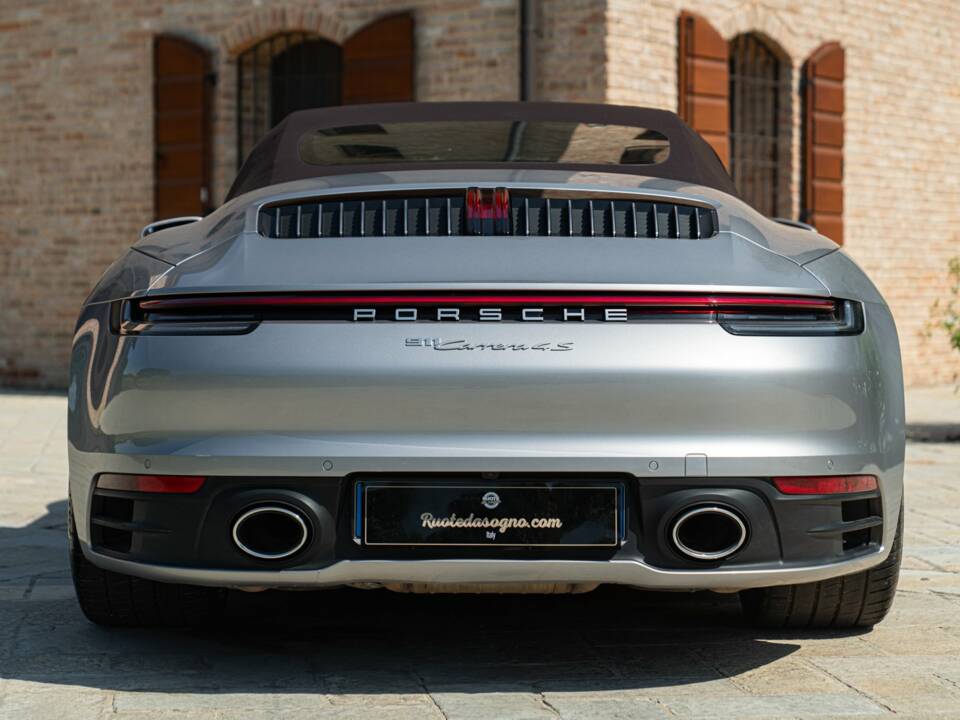 Image 14/50 of Porsche 911 Carrera 4S (2019)