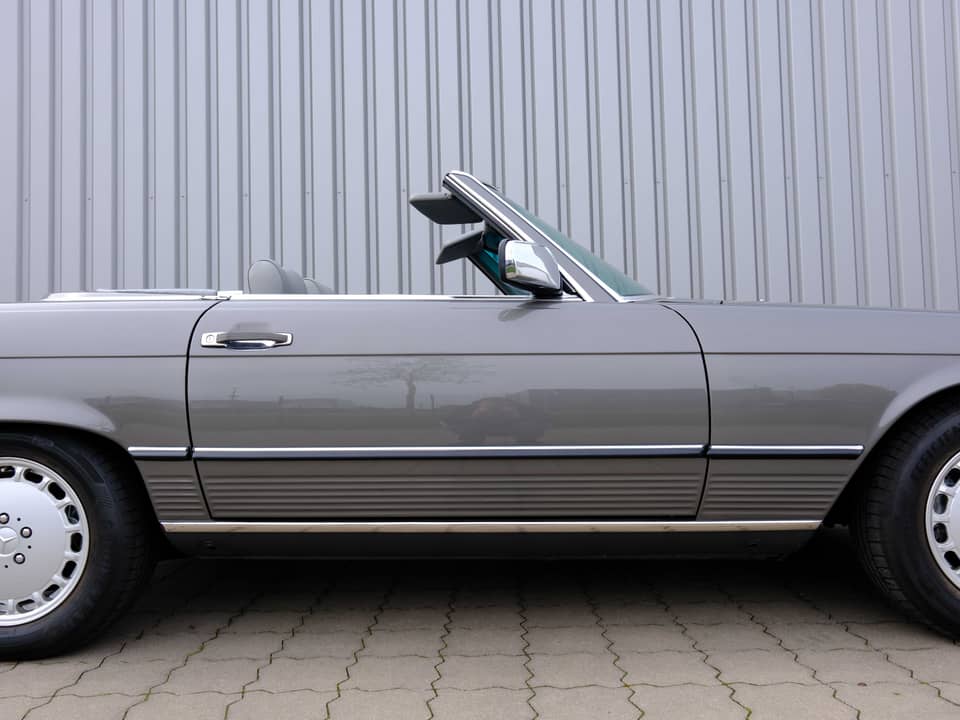 Image 12/96 of Mercedes-Benz 560 SL (1987)