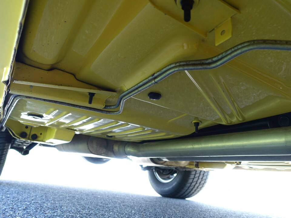 Image 4/57 of Plymouth Duster (1970)