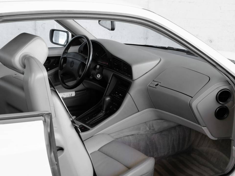 Bild 23/45 von BMW 850i (1990)