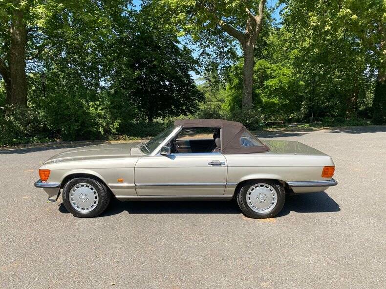 Imagen 5/50 de Mercedes-Benz 500 SL (1989)