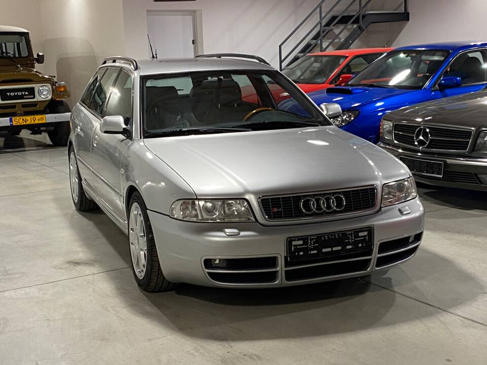 Bild 3/64 von Audi S4 Avant (2000)