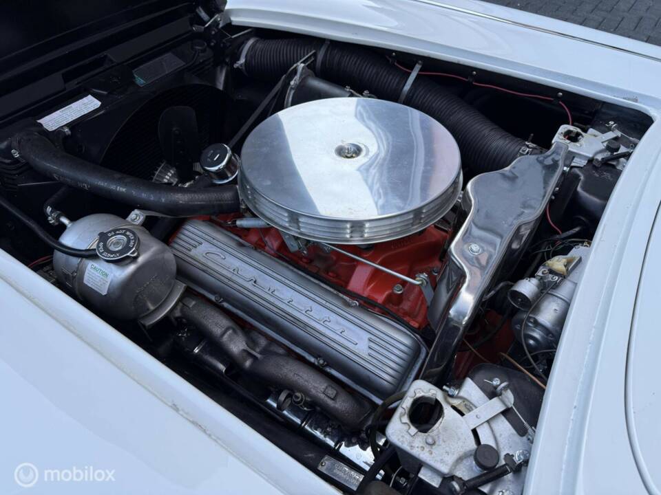 Image 19/24 of Chevrolet Corvette (1962)
