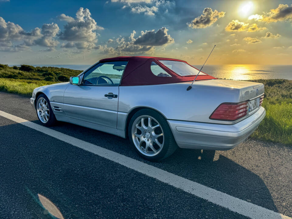 Image 9/23 of Mercedes-Benz SL 320 (1996)