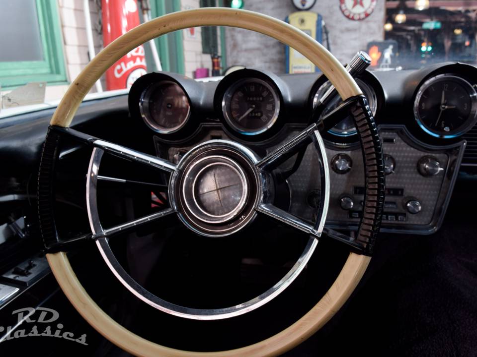 Image 22/47 of Lincoln Continental Sedan (1960)