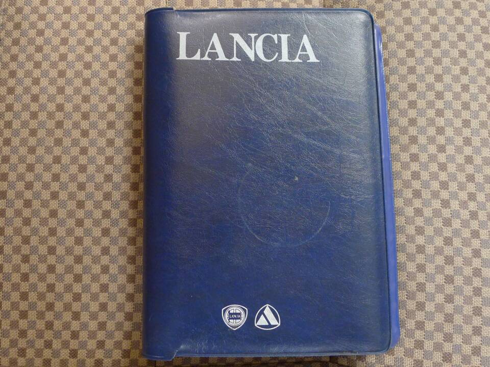 Image 23/47 of Lancia Y10 LX I.E. (1991)