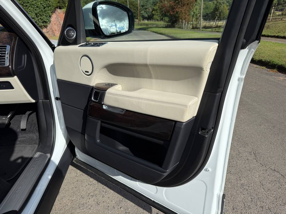 Bild 19/35 von Land Rover Range Rover Vogue TDV6 (2015)