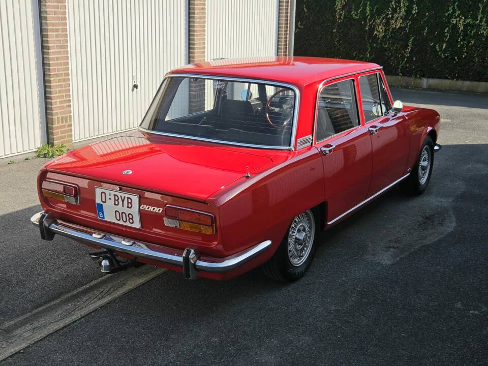Image 4/50 of Alfa Romeo 2000 Berlina (1973)