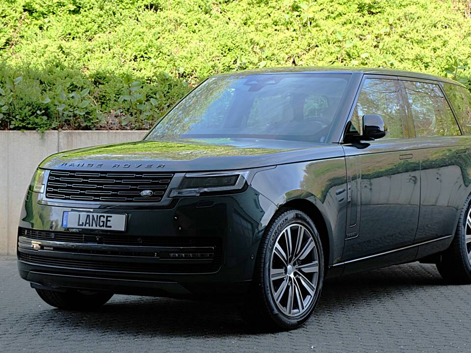 Image 1/61 of Land Rover Range Rover D350 (2025)