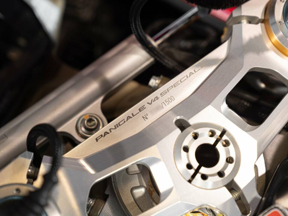Bild 32/44 von Ducati DUMMY (2019)