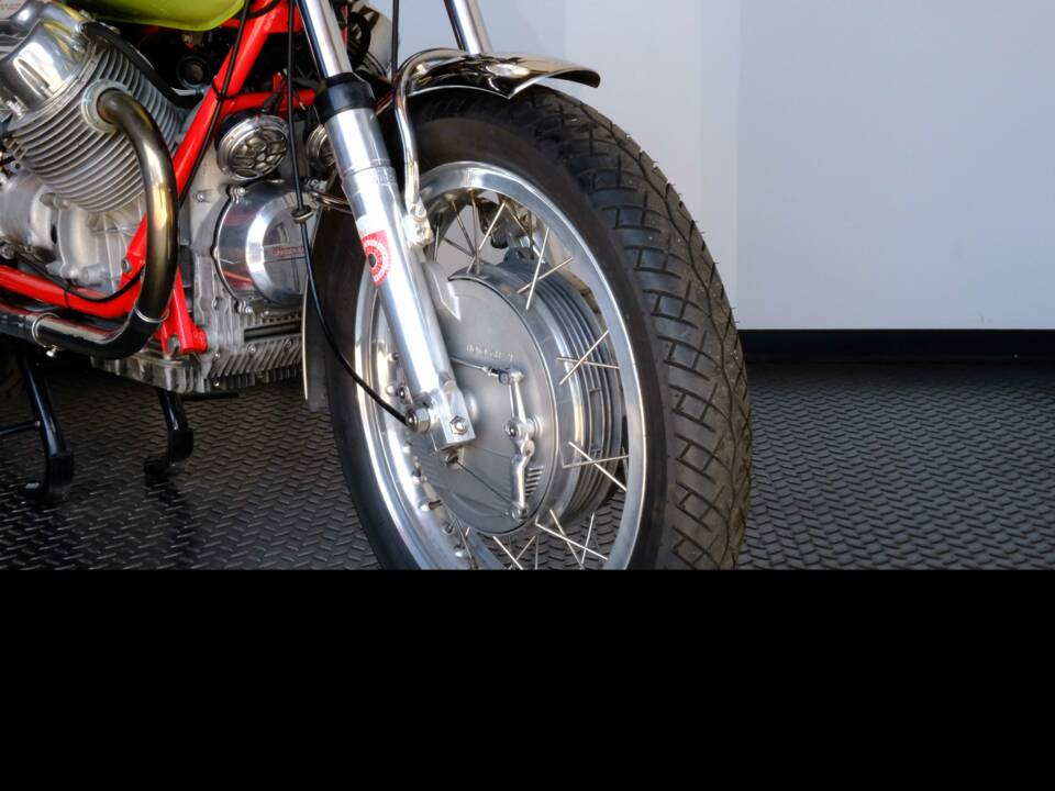 Immagine 20/80 di Moto Guzzi V7 Sport (1972)
