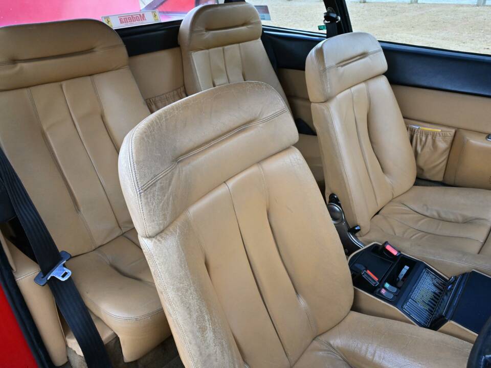 Image 42/50 of Ferrari Mondial 8 (1981)