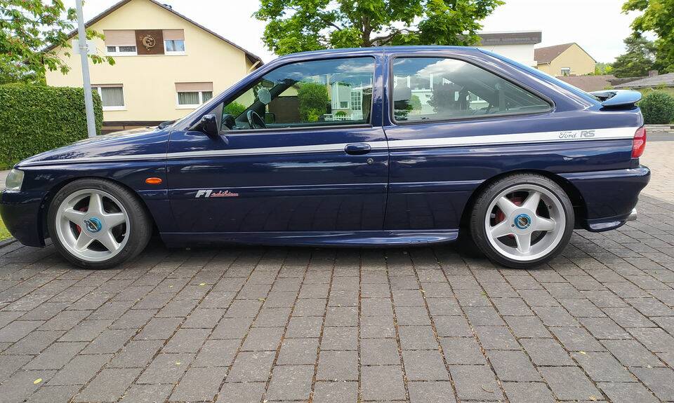 Image 4/8 of Ford Escort 2.0 16V "F1 Edition" (1996)