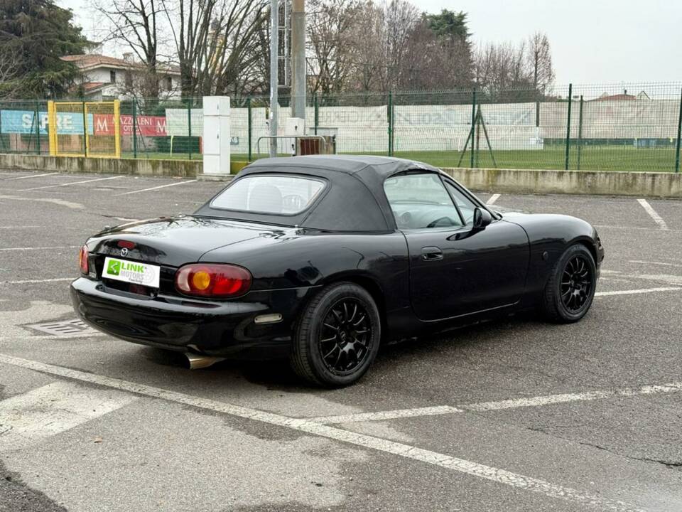 Afbeelding 4/25 van Mazda MX-5 1.6 (2000)