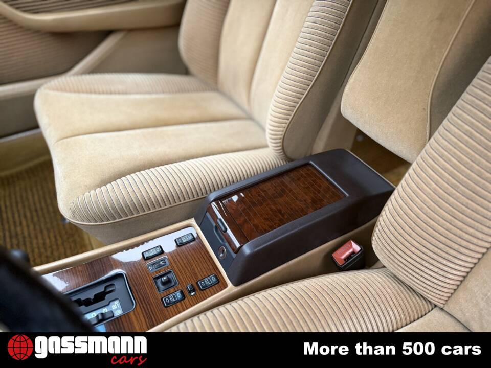 Image 13/15 of Mercedes-Benz 420 SEL (1986)