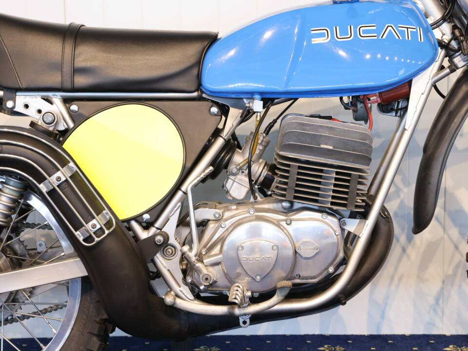 Image 6/25 of Ducati Regolarità 125 (1900)