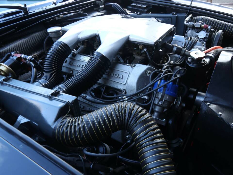 Image 25/50 of Aston Martin DBS V8 (1972)