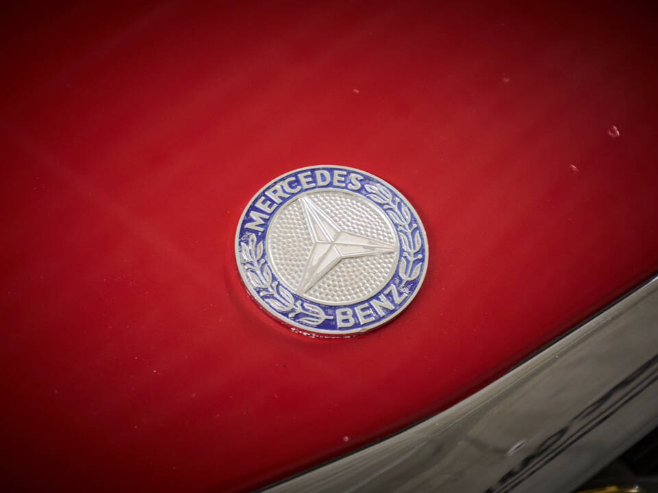 Image 17/89 of Mercedes-Benz 560 SL (1986)