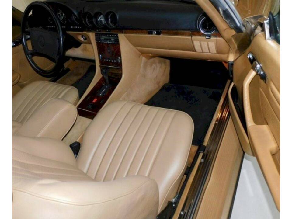 Imagen 20/36 de Mercedes-Benz 560 SL (1988)