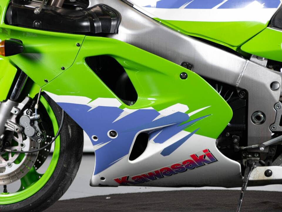 Image 23/49 of Kawasaki ZX-R 750 (1994)