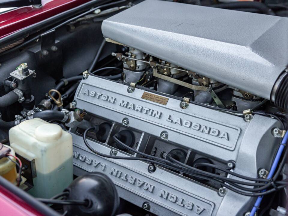 Afbeelding 6/62 van Aston Martin V8 Vantage X-Pack (1987)