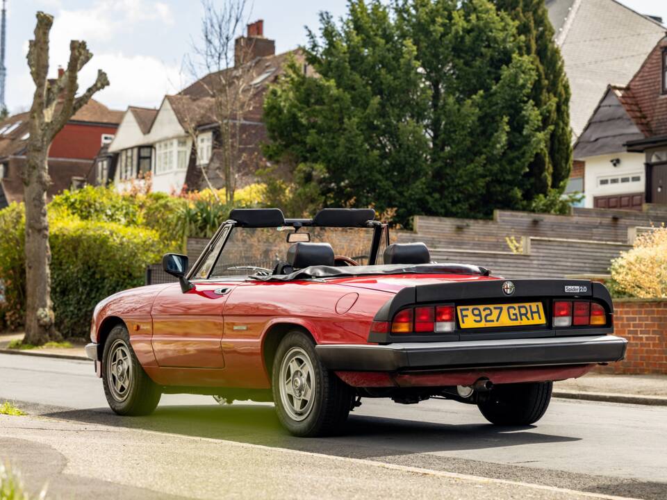 Afbeelding 3/50 van Alfa Romeo 2.0 Spider (1989)