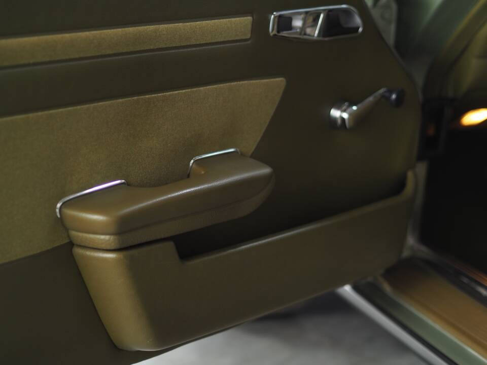 Image 56/66 of Mercedes-Benz 450 SLC (1977)