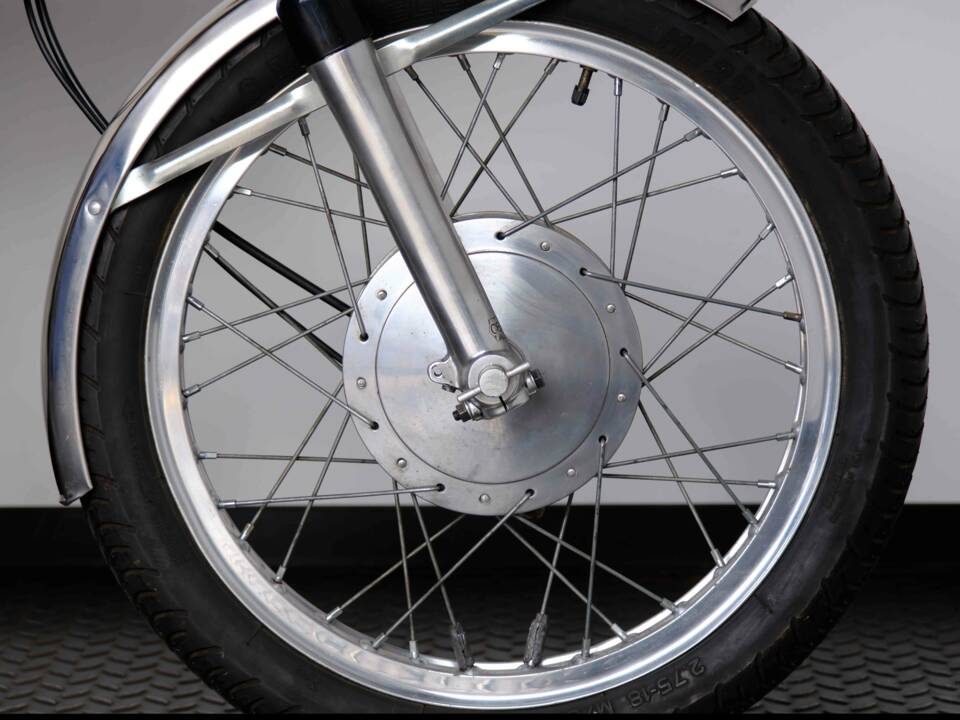 Afbeelding 4/58 van MV Agusta 125 GT (1969)
