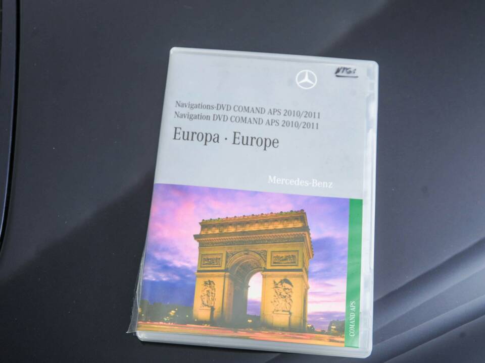 Afbeelding 48/50 van Mercedes-Benz E 320 T 4MATIC (2004)