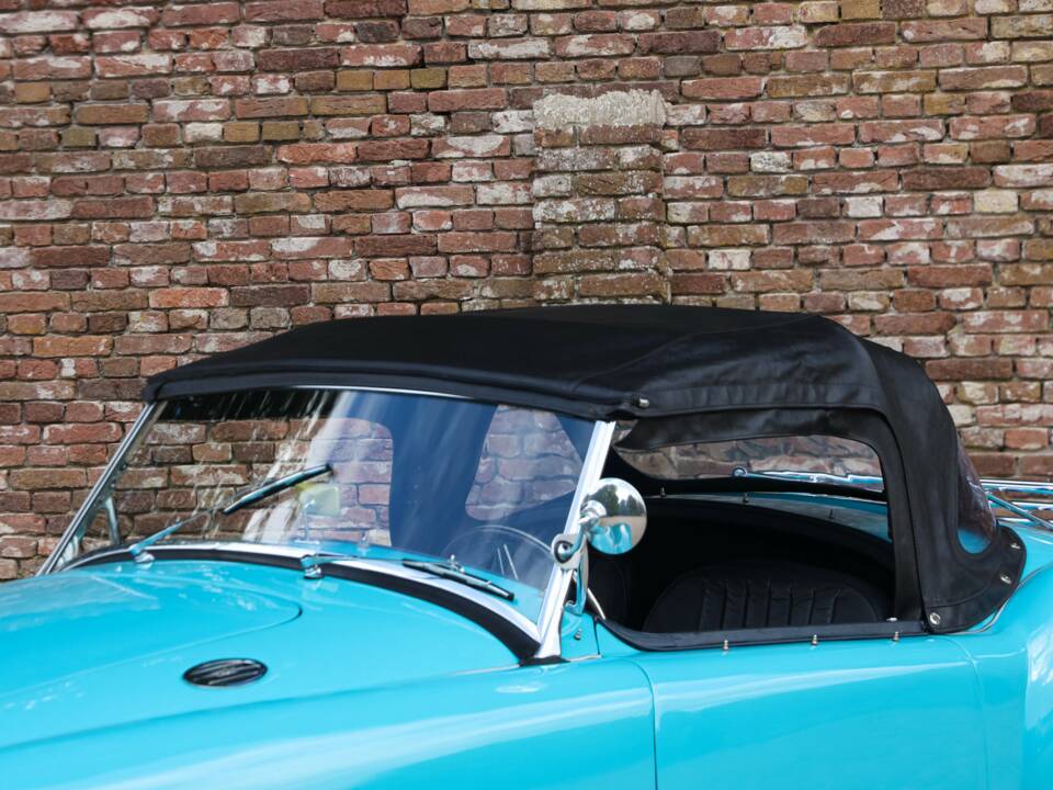 Image 30/50 of MG MGA 1600 (1958)