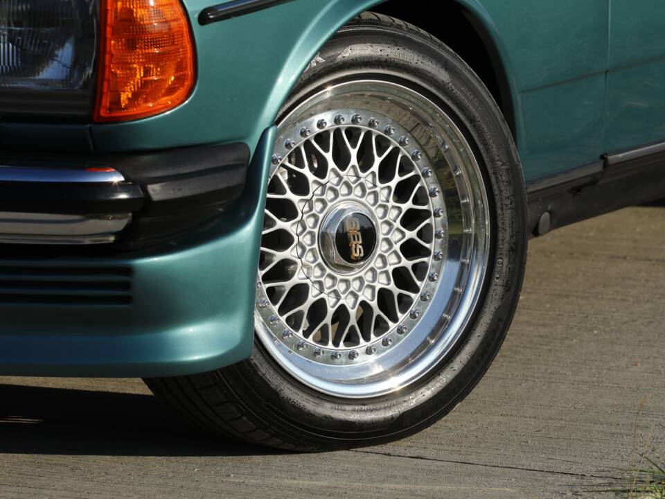 Image 21/24 of Mercedes-Benz 280 TE (1983)