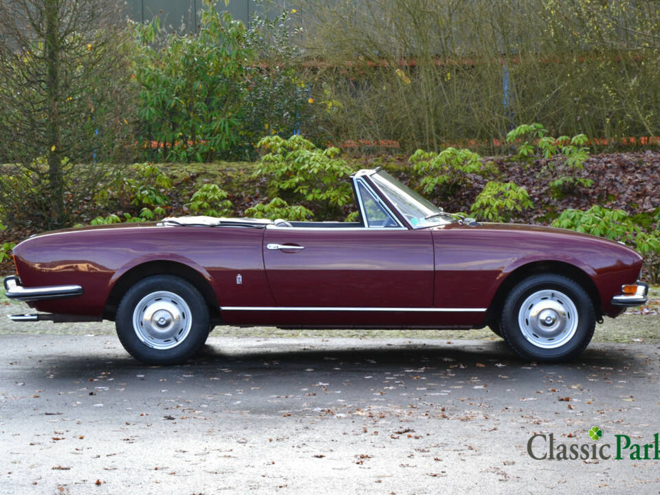 Image 6/38 of Peugeot 504 Convertible (1970)