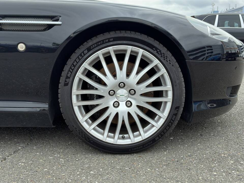 Imagen 51/60 de Aston Martin DB 9 (2011)