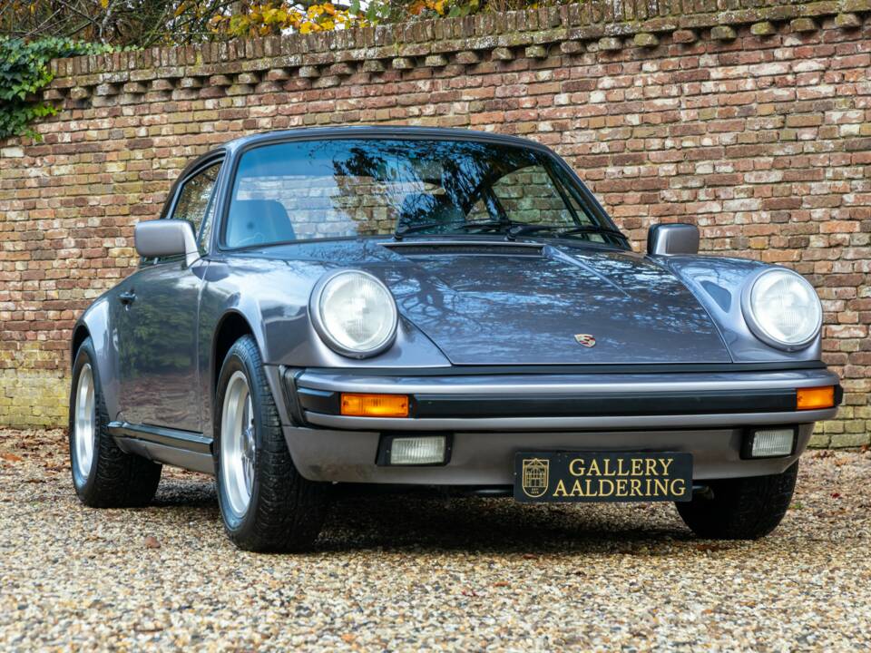 Immagine 37/50 di Porsche 911 Carrera 3.2 "25 years 911" (1988)