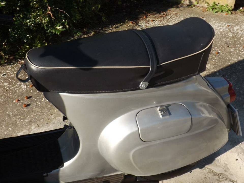 Image 7/43 of Piaggio Vespa 125 Primavera (1973)