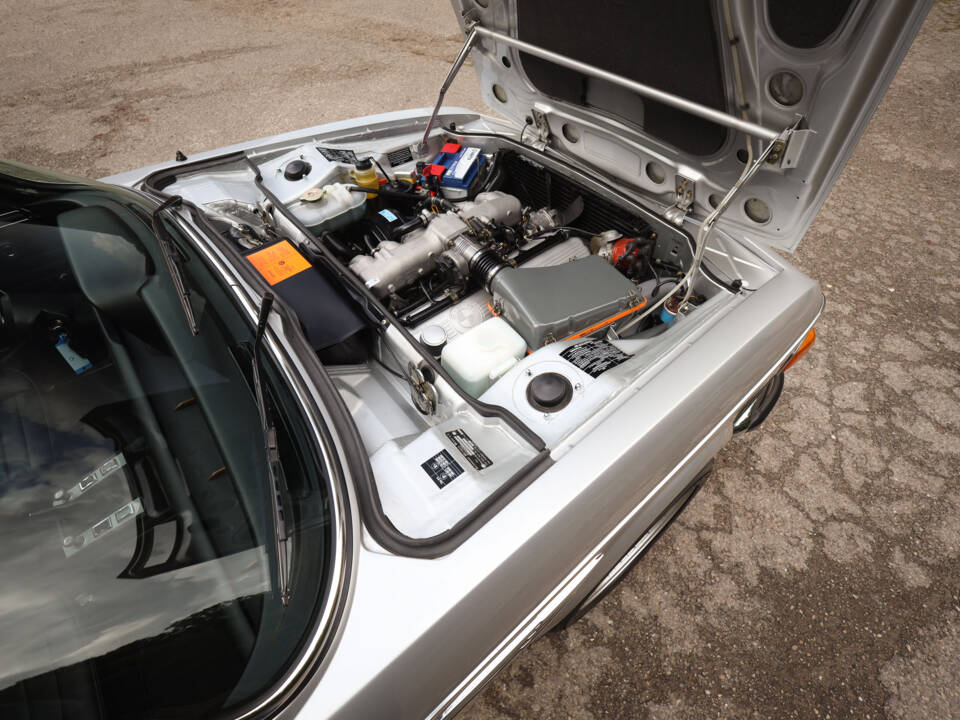 Image 23/95 of BMW 3.0 CSi (1975)
