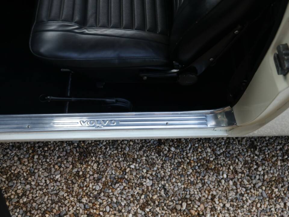Image 15/50 of Volvo P 123 GT (1969)