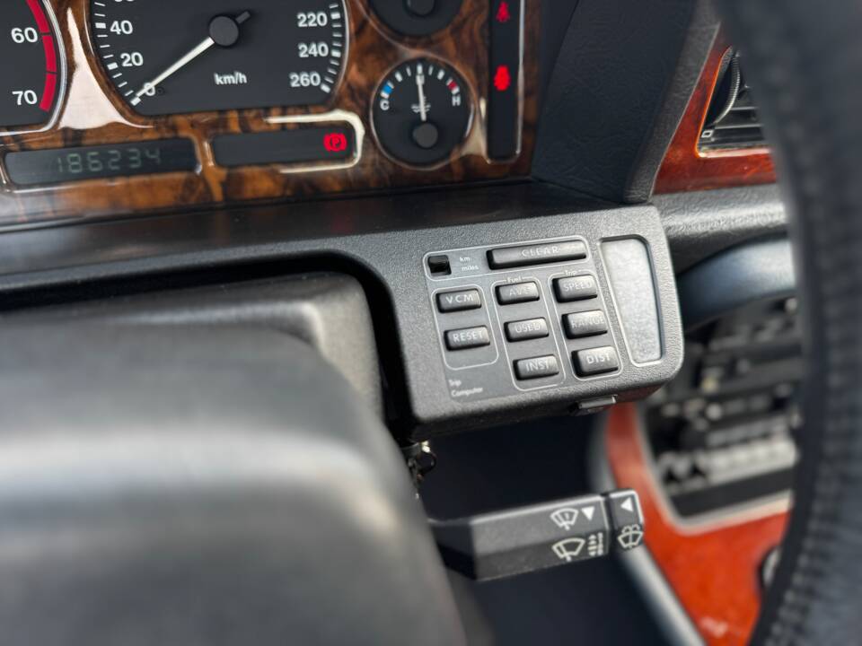 Imagen 26/33 de Jaguar XJ6 3.2 (1990)