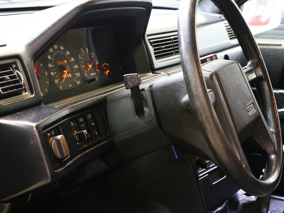 Image 19/34 of Volvo 940 2.3i (1991)