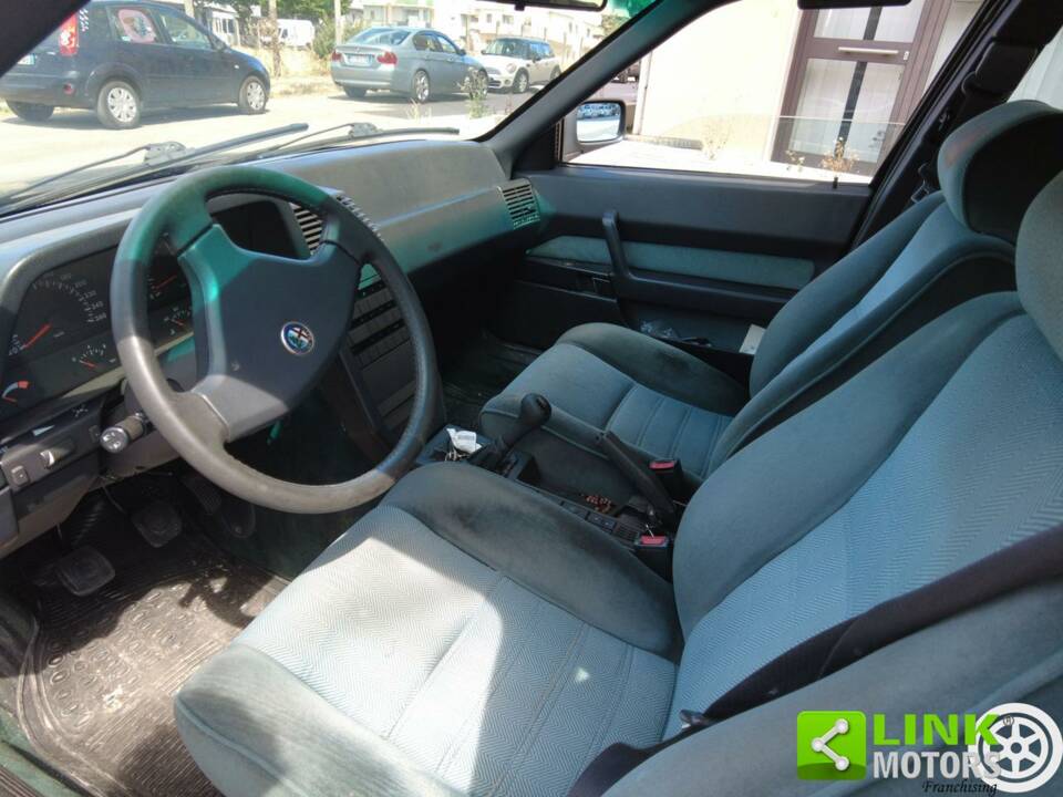 Bild 10/17 von Alfa Romeo 164 2.0 Turbo (1989)