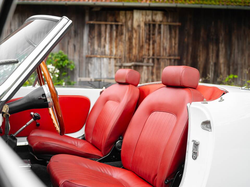 Immagine 25/43 di Alfa Romeo Giulia 1600 Spider (1964)