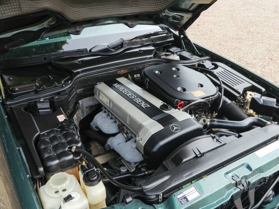 Afbeelding 48/50 van Mercedes-Benz 300 SL-24 (1992)