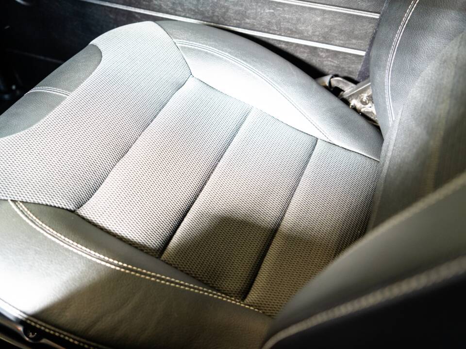 Image 17/24 of Land Rover Defender 110 (2013)