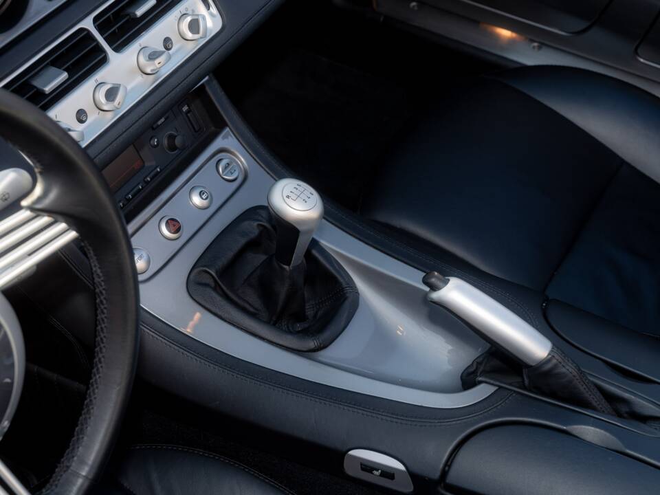 Image 53/84 of BMW Z8 (2001)